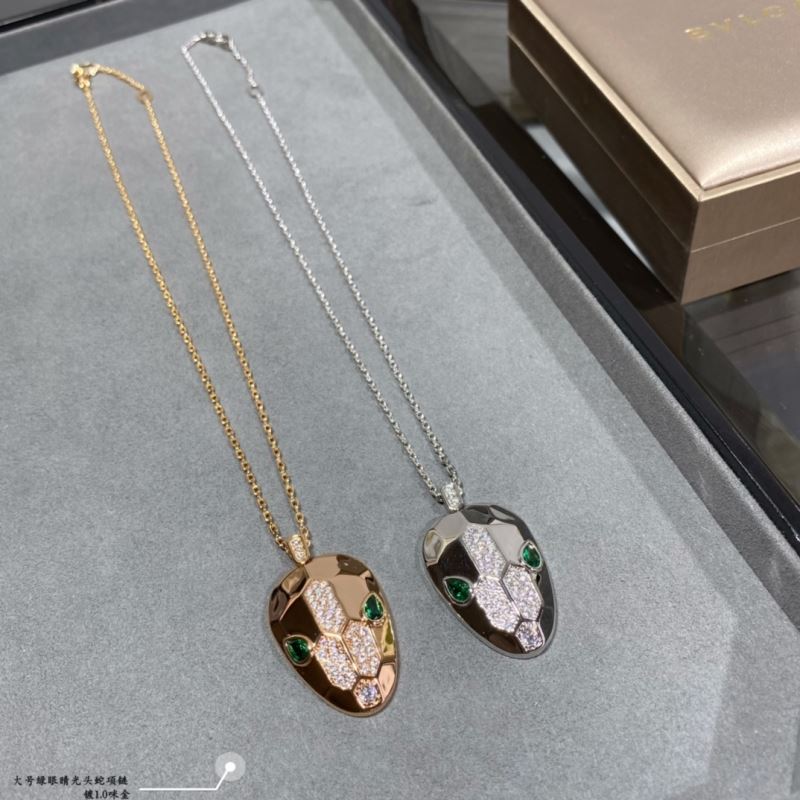 Bv1g*ai necklaces